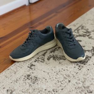 Everlane men’s navy blue sneakers tennis shoes